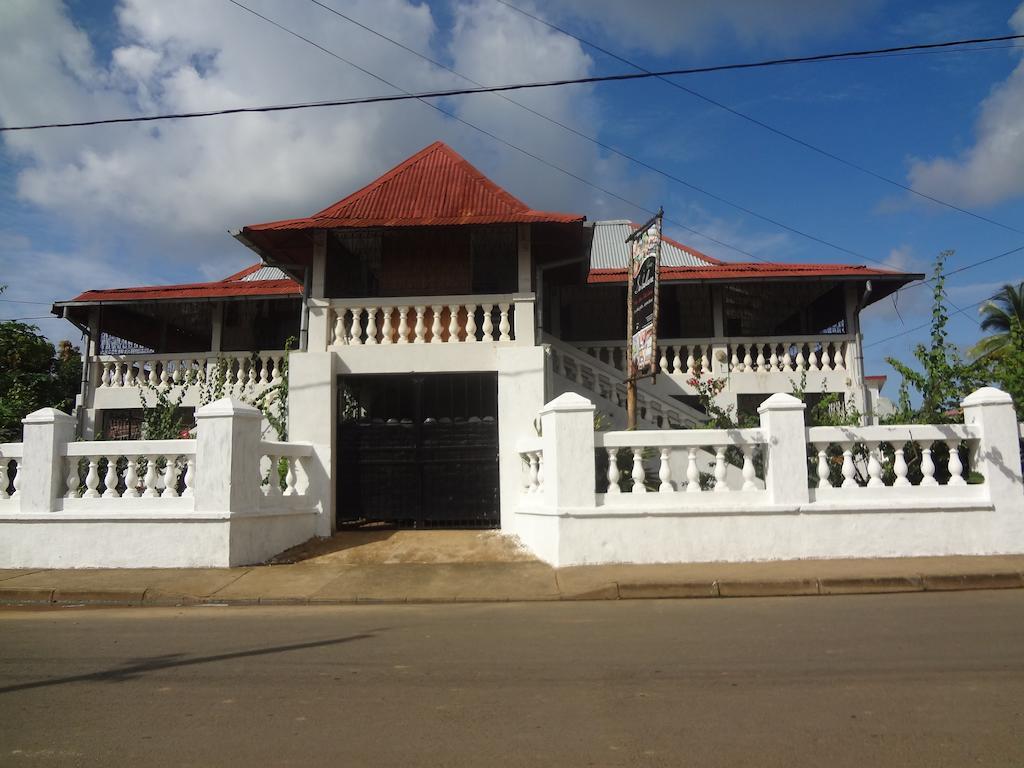 Hell-Ville Home Sakalava المظهر الخارجي الصورة